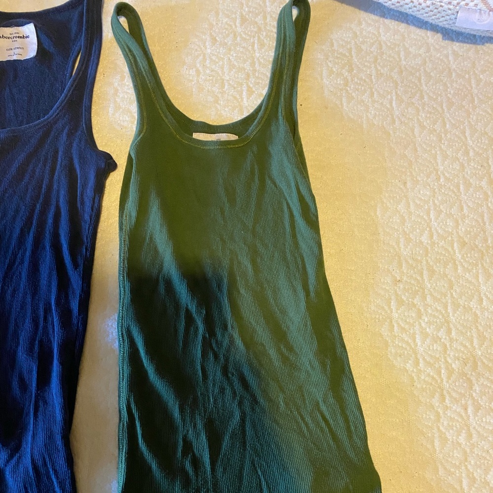 5 abercrombie and fitch tanks.